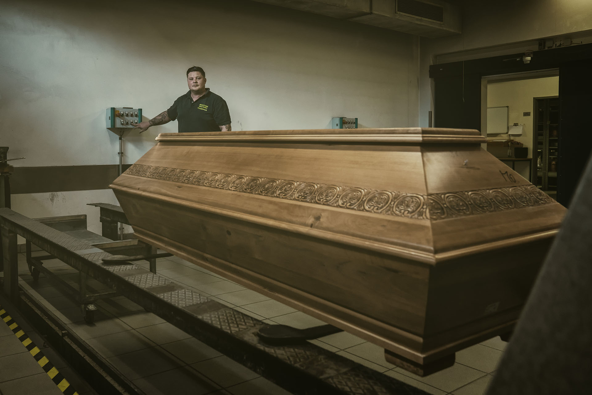 „Zwischen Abschied und Unsichtbarkeit” Eine Fotoausstellung von Niki Schreinlechner – Bestattung Graz