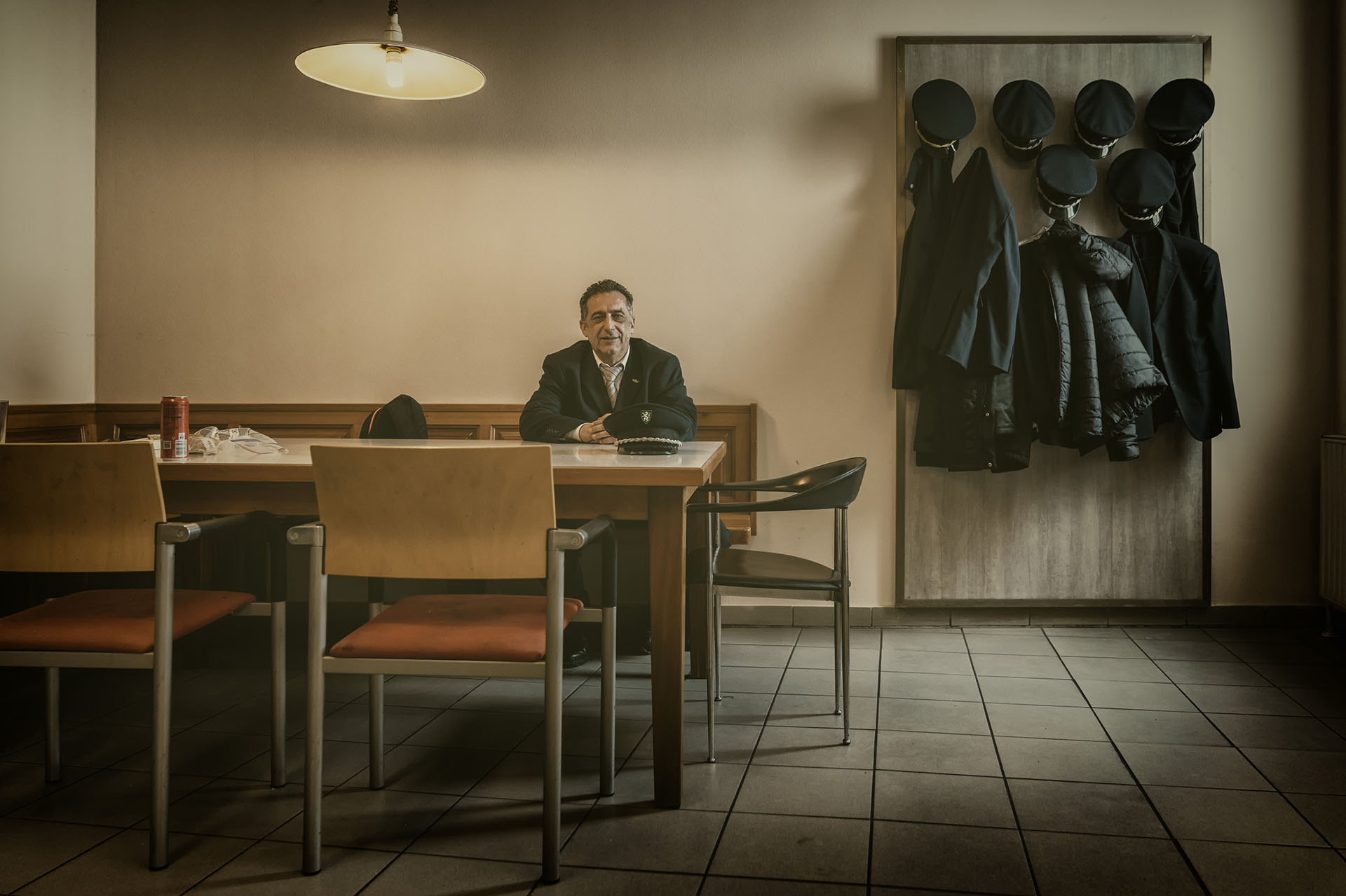 „Zwischen Abschied und Unsichtbarkeit” Eine Fotoausstellung von Niki Schreinlechner – Bestattung Graz